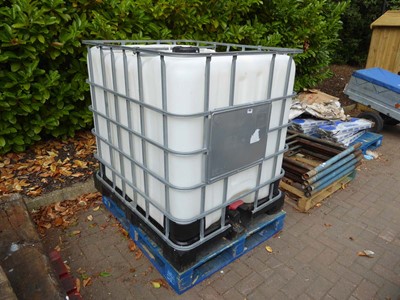 Lot 4151 - IBC liquid storage container in galvanized casing