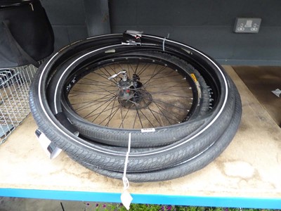 Lot 4096 - A quantity of bicycle tyres and bicycle wheels