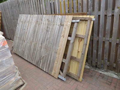 Lot 4180 - Assortment of items to include large braced...