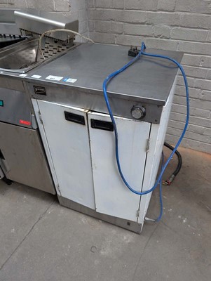 Lot 441 - 57cm electric Victor 2 door hot cupboard