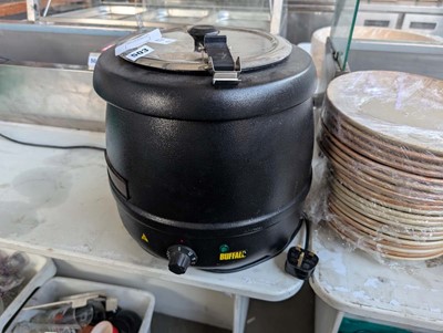 Lot 503 - Buffalo soup kettle with lid