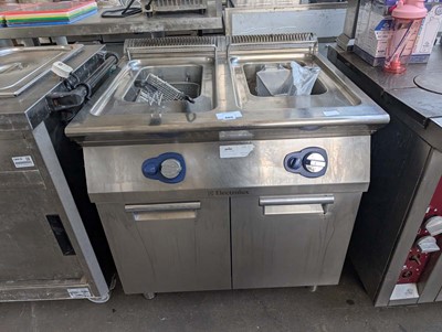 Lot 465 - 80cm gas Electrolux twin tank fryer with 3...