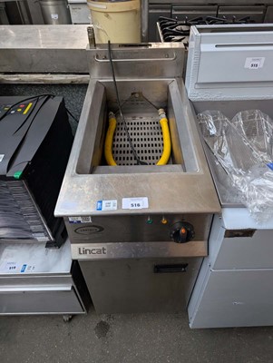 Lot 516 - 40cm gas Lincat single tank fryer