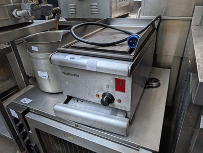 Lot 486 - 35cm electric Falcon 350 bench topped griddle
