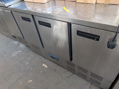 Lot 533 - 137cm Polar 3 door counter fridge