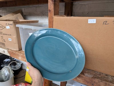 Lot 555 - 3 boxes of assorted items, to include crockery...