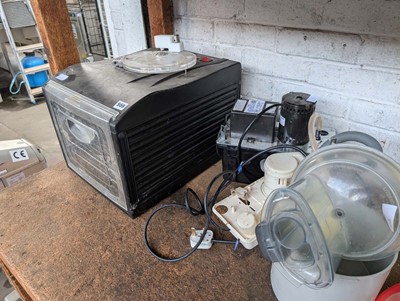 Lot 559 - Sousvidetools.com dehydrator and 2 pumps