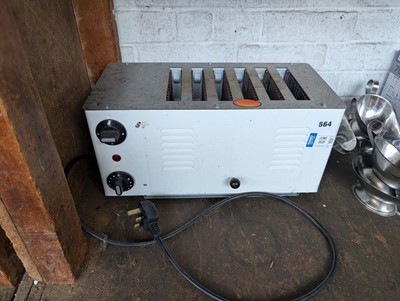 Lot 564 - Rowlett 6 slice toaster