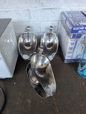 Lot 565 - 6 stainless steel gravy boats