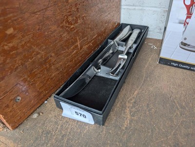 Lot 570 - Carving set in case
