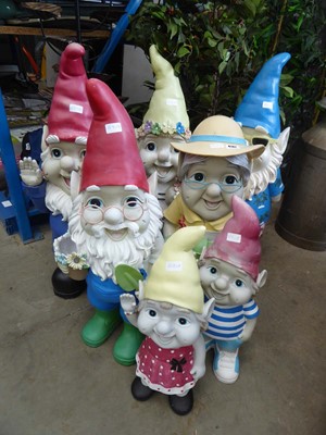 Lot 4187 - 7 resin large garden gnomes