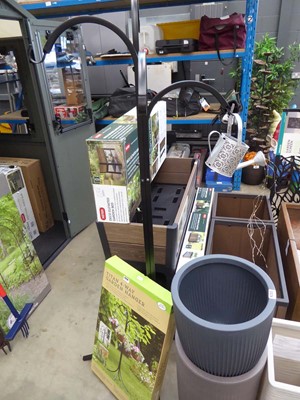 Lot 4254 - Smart Garden Titan 4-way garden hanger