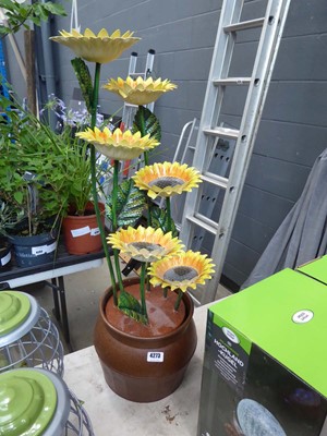 Lot 4273 - Metal sunflower garden water feature