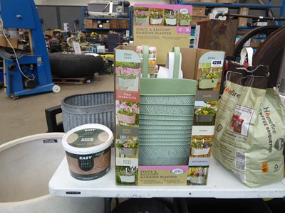 Lot 4280 - Qty of fence and balcony hanging planters, a...
