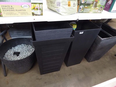 Lot 4281 - Under bay containing a qty of plastic/resin...