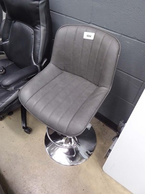 Lot 4354 - Bayside leather effect gas lift bar stool
