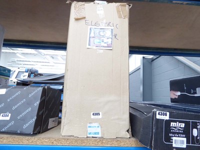 Lot 4305 - An electric shower in box
