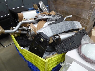 Lot 4365 - Pallet containing large assortment of car...