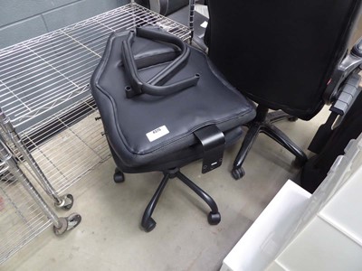 Lot 4375 - Leather effect swivel office chair