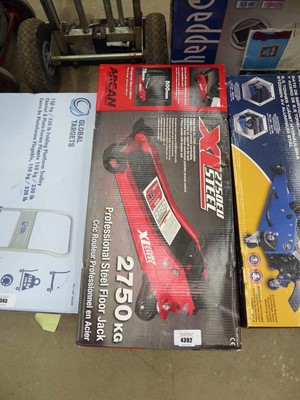 Lot 4392 - Arcan 2750kg professional steel floor jack