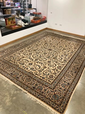 Lot 5048 - 20th century Isfahan carpet