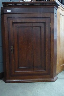 Lot 5057 - Georgian oak single door corner cupboard