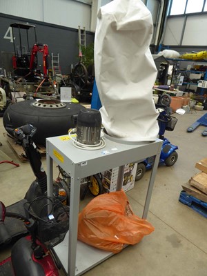 Lot 4417 - 240V dust extractor