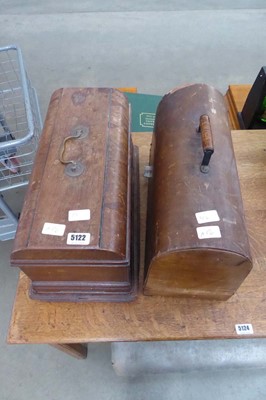 Lot 5122 - Two cased sewing machines