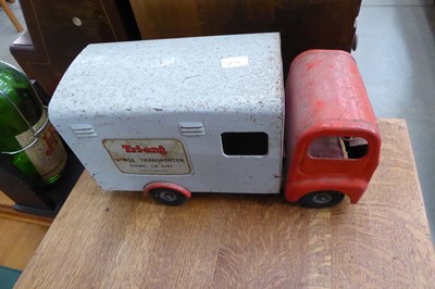 Lot 5123 - Vintage Tri-ang Horse Transporter