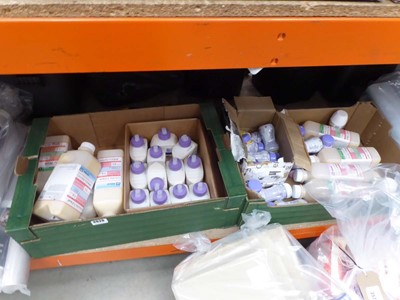 Lot 3020 - 2 trays of Nestlé children's drinks, plus high...