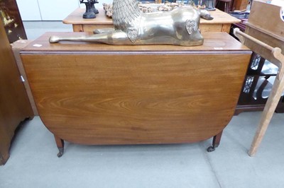 Lot 5130 - A Victorian Walnut Drop Leaf table