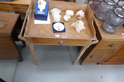 Lot 5132 - A pine washstand with splashback