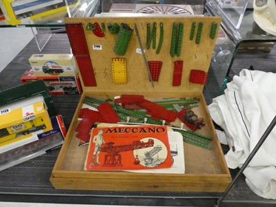 Lot 2140 - Box containing vintage Meccano