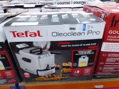 Lot 3063 - Tefal Oleoclean Pro fryer