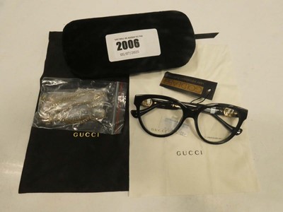 Lot 2006 - Gucci GG1024O reading glasses with case