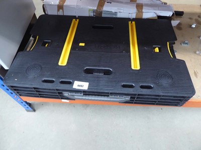 Lot 4492 - Keter pop up work table