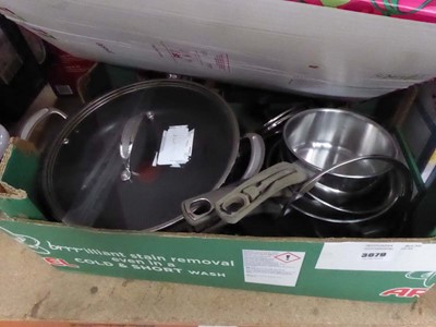 Lot 3079 - Tray of pots and pans