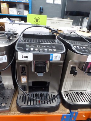 Lot 3087 - Unboxed De'Longhi Magnifica Evo coffee machine