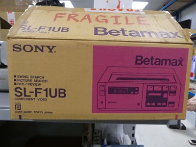 Lot 2187 - Boxed Sony SLF1UB betamax player