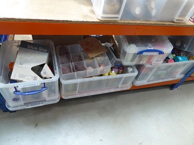 Lot 4500 - Under bay containing an assortment of items to...