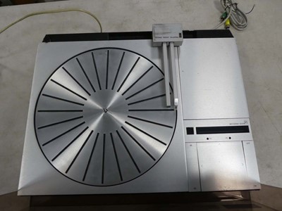 Lot 2240 - Bang & Olufsen Beogram 4000 turntable