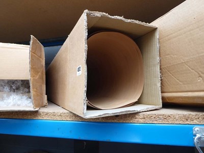 Lot 4512 - Box containing a qty of veneer sheets