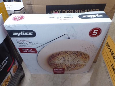 Lot 3131 - Zyliss baking stone