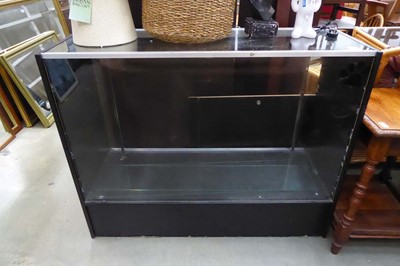 Lot 5183 - A shop display cabinet