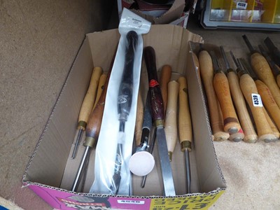 Lot 4540 - Box containing a qty of wood turning chisels,...
