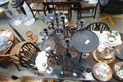 Lot 5193 - A quantity of metal candlesticks
