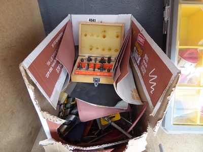 Lot 4541 - Box containing an assortment of tools to...