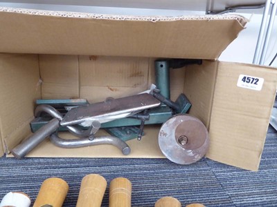 Lot 4572 - Box of assorted lathe components