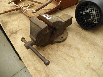 Lot 4593 - Record no.2 engineers vice