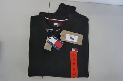 Lot 1416 - Tommy Hilfiger 'Tommy Jeans' sweater size M